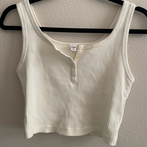 Crop top tank crop bundle New with tag, or in excellent condition - Picture 3 of 7